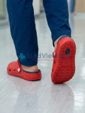 Dép sục y tế màu đỏ siêu nhẹ, chống trơn trượt, Size 39