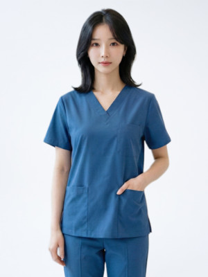 Bộ quần áo scrubs cổ tim cho nữ màu xanh navy