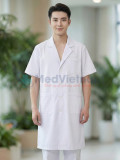 Áo blouse bác sĩ nam màu trắng chuẩn form thiết kế cộc tay, dáng dài, Size M - Vải lon Nhật