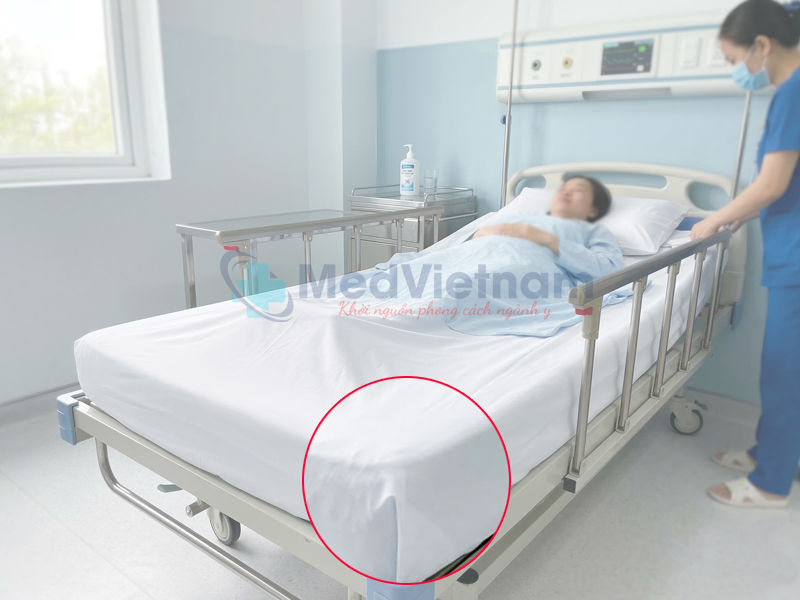 a giường y tế chuyên dụng cho môi trường bệnh viện.