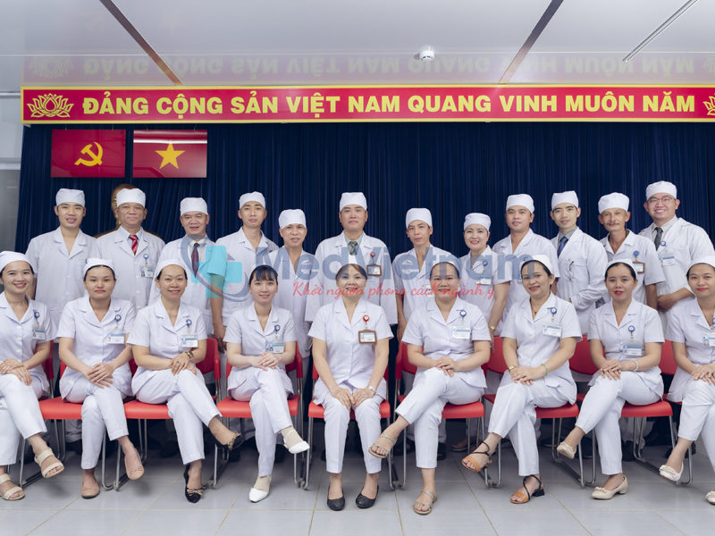 Quy định trang phục y tế áp dụng cho tất cả nhân viên trong môi trường bệnh viện, phòng khám.