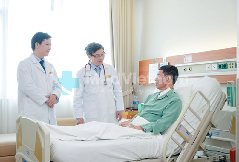 Quần áo bệnh nhân Vinmec.