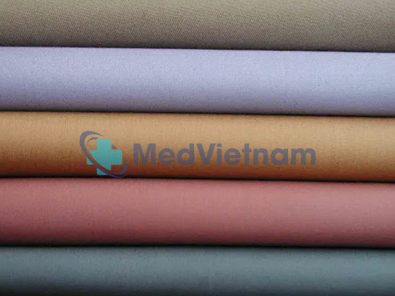 Lựa chọn vải cotton lạnh may đồng phục y tế đạt chuẩn.