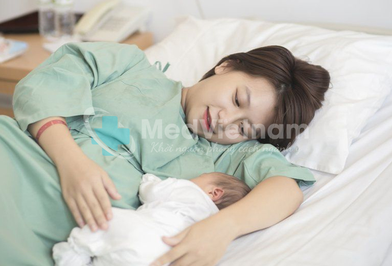 Đồng phục sản phụ bệnh viện Vinmec.
