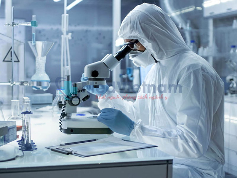 Trang bị đầy đủ trang bị bảo hộ cá nhân đầy đủ khi thực hiện các công việc trong phòng thí nghiệm.