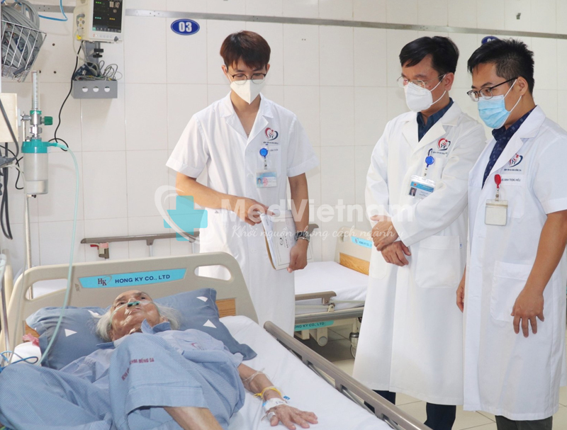 Sử dụng trang phục y tế an toàn và  đúng cách.